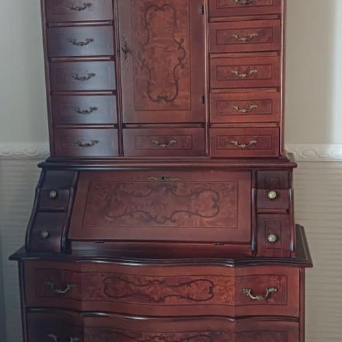 Wooden office chest of drawers used in excellent condition