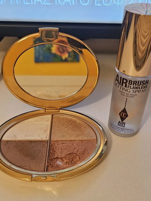Σετ Glow Highlighting Παλέτα Ματιών & Ρουζ και Σπρέι Σταθεροποίησης Μακιγιάζ μεταχειρισμένο
