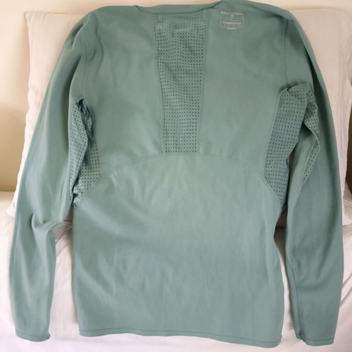 GymBeam Mid Compression Long Sleeve Shirt size M turquoise like new