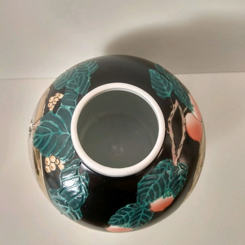 Decorative Chinese vase used, height 16 cm