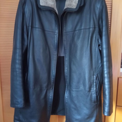 Men's leather jacket used size 54 with fur collar