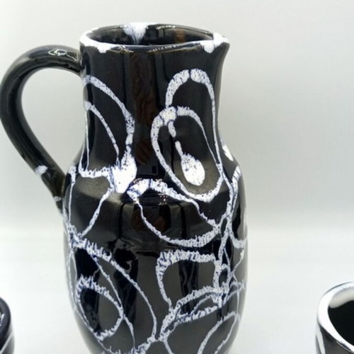 Vintage ceramic jug with 4 ceramic cups like new