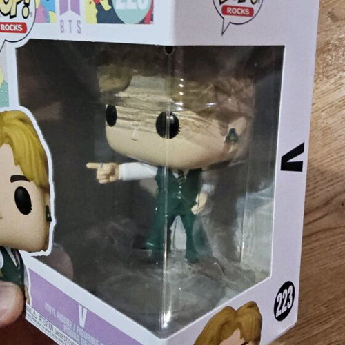 Funko Pop! Rocks BTS "Dynamite" V (#223) new