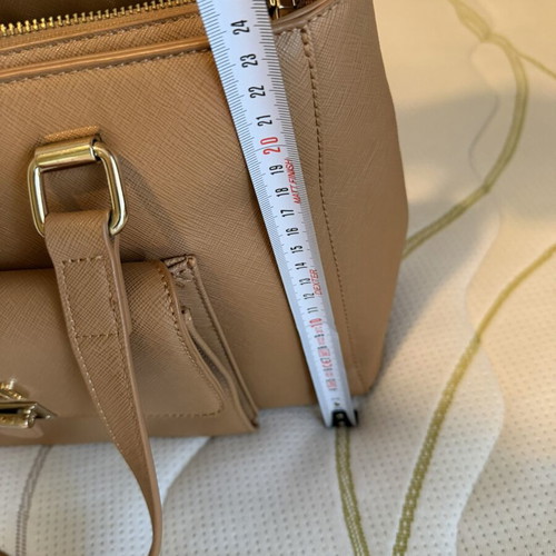 Moschino tote bag like new, tabac color with pockets
