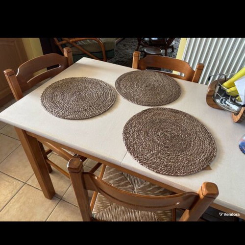 Kitchen dining set like new with 4 chairs and extension option