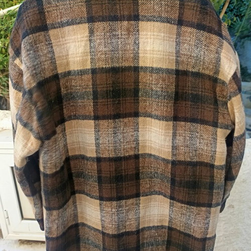 Checked coat with front pockets, size S/M, made in Italy, like new
