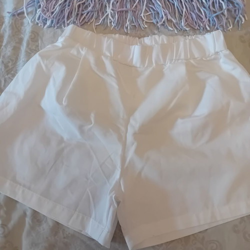 Set for 8-year-old girl with knitted top and cotton shorts