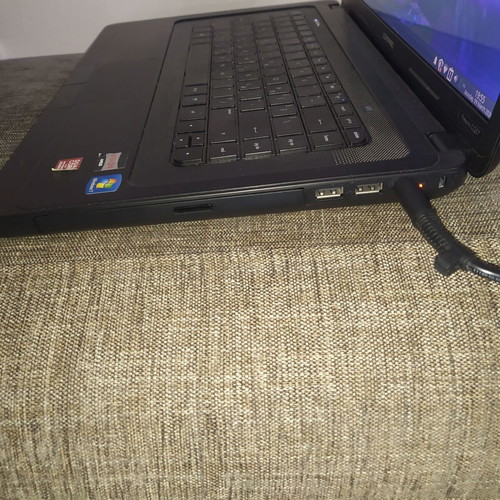HP Presario CQ57 laptop like new with charger and case