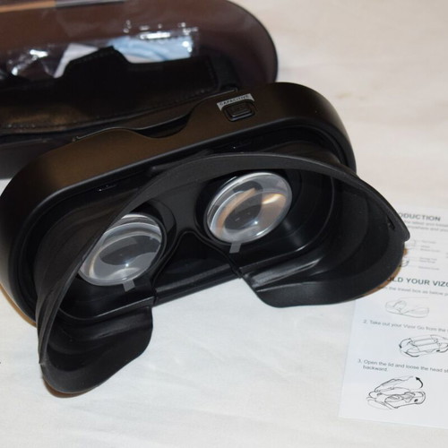 Vizor Go Foldable VR Headset for Smartphone, new