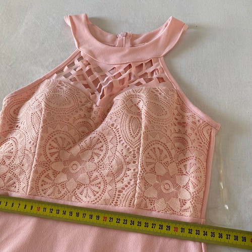 Baby pink dress like new with built-in cups and zipper