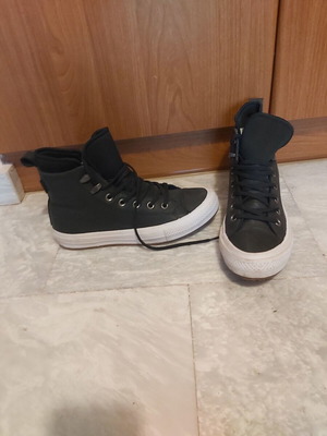 Converse μαύρα δερμάτινα αθλητικά παπούτσια νούμερο 39