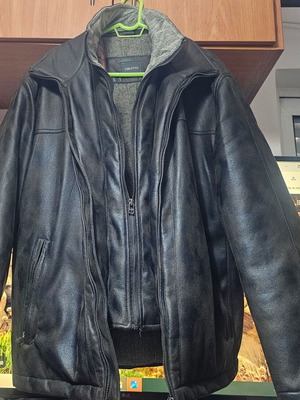 Brown XL jacket like new, very warm with 4 outer and 3 inner pockets
