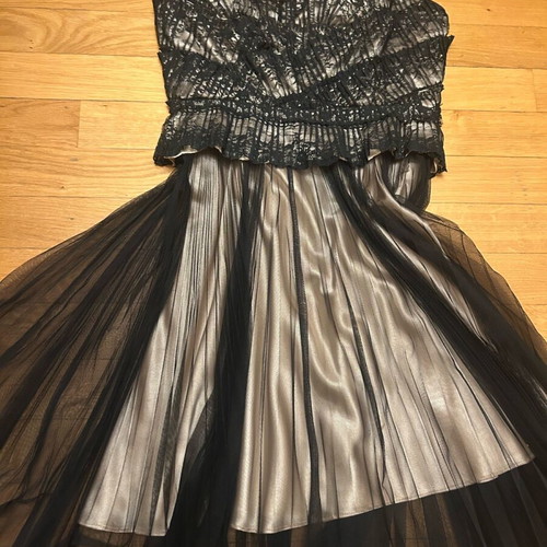 Lussile knee-length dress with cross back and lace like new, black