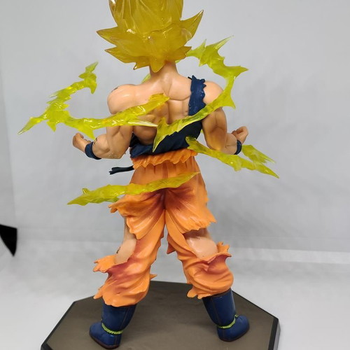 Son Goku Super Saiyan figure 16cm like new, Dragon Ball collectible