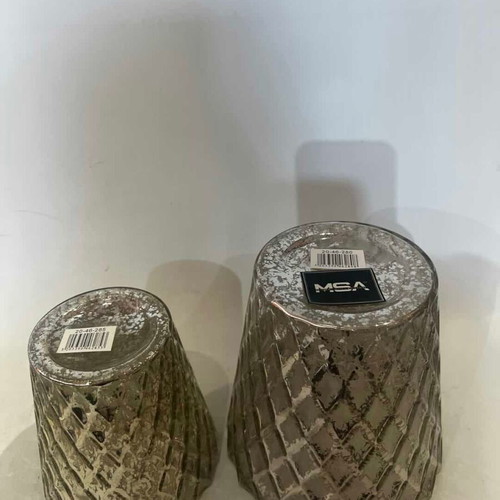 Set of 2 glass jars used, glossy finish, different sizes 15x15 / 12x12
