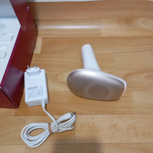 Philips laser hair removal device
