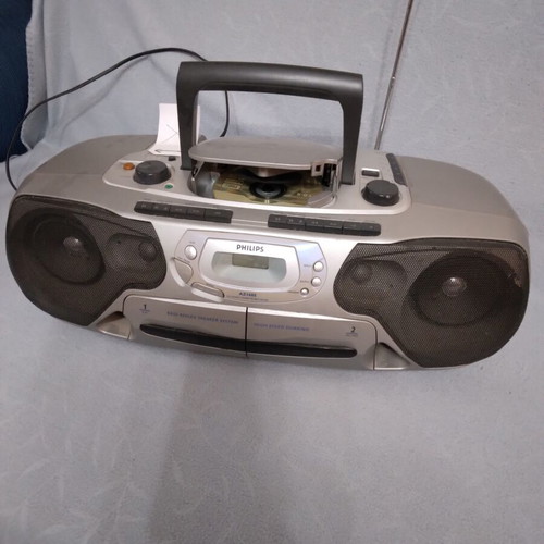 Radio cassette player and CD used