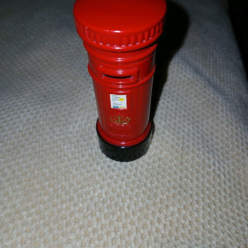 Metal sharpener shaped like British red mailbox like new