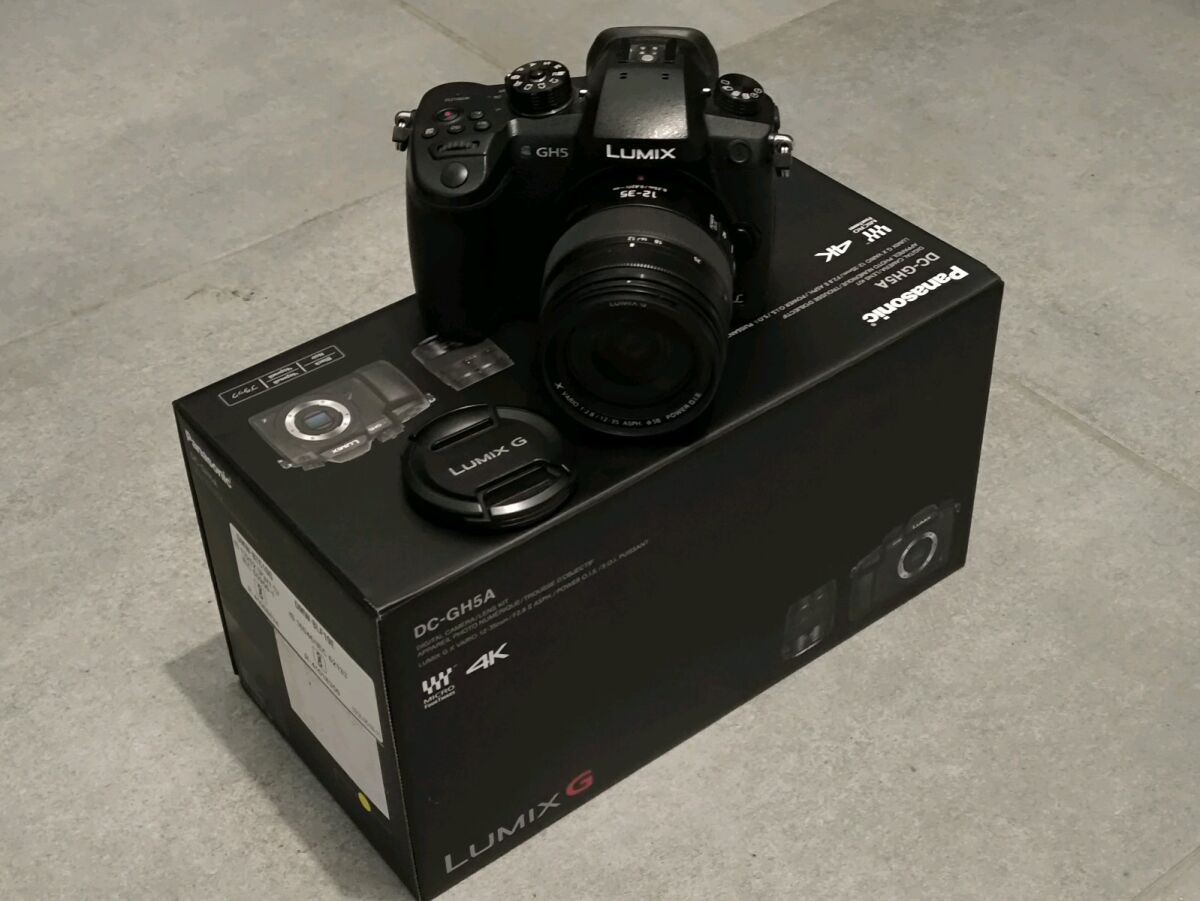 Panasonic Lumix DMC-GH5 with 12-35mm… - € 1.100,00 - Vendora.cy