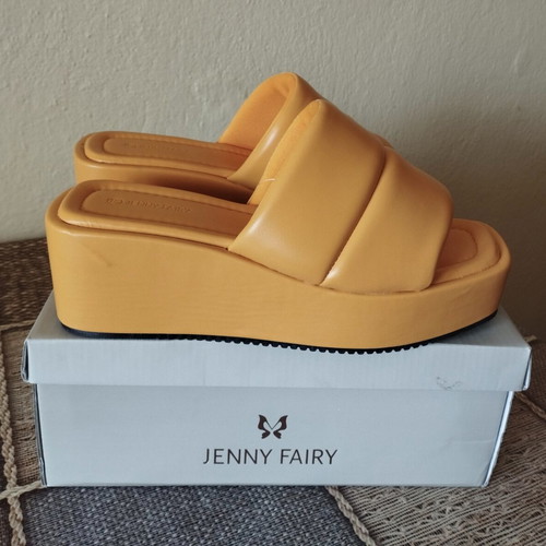 Jenny Fairy women's summer platform slippers like new, size 39, orange