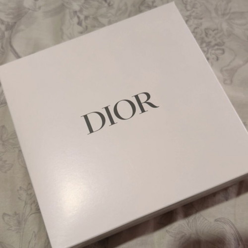Dior Beauty Limited Edition Butterfly Round Pouch new with box