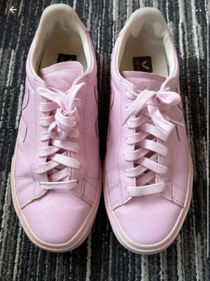 Veja leather shoes pink like new, size 40, athletic