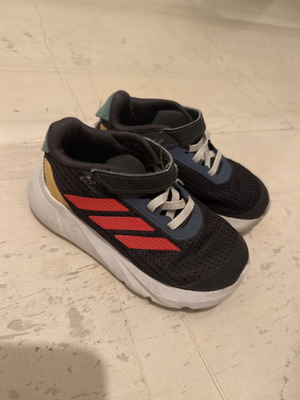 Adidas athletic shoes size 26, black and red