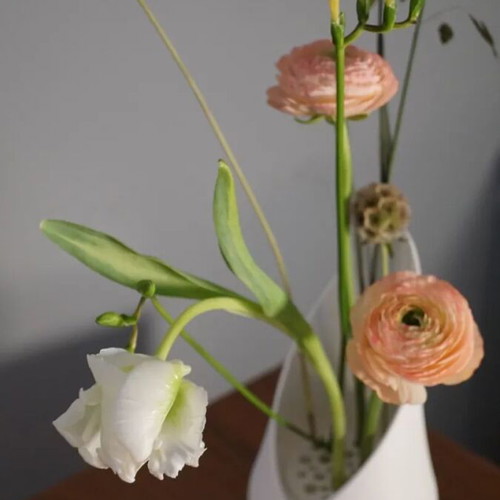 Modern Vase with Built-in Spacer made of PLA made to order