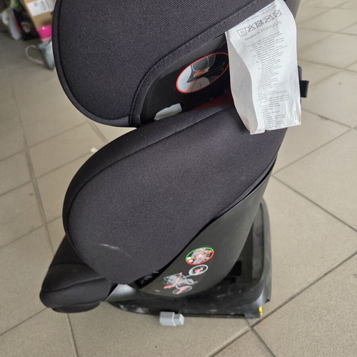 Maxi-Cosi Booster RodiFix AirProtect car seat 15-36 kg used with Isofix