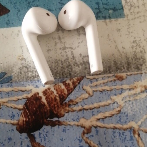 Realme Buds Air Neo earbuds used, sweat resistant, 17h battery