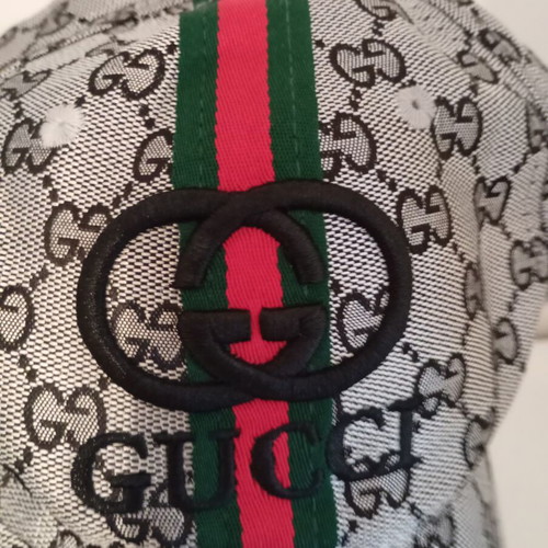 Gucci cap like new