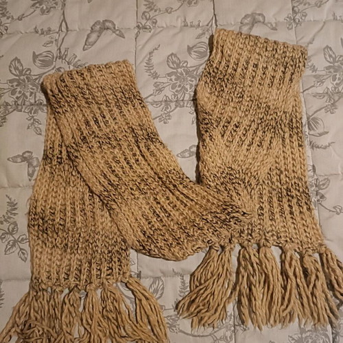 Knitted scarf like new, beige shades, soft and warm