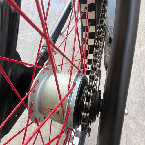 Electra Straight 8 8i Cruiser bike like new, 8-speed, 24-inch wheels