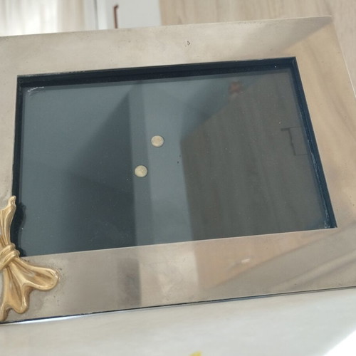 Set of 2 Premium Metal Photo Frames with Gold Bows like new