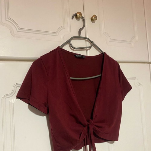 Burgundy Tie-Front Crop Top Shein like new, size S-M