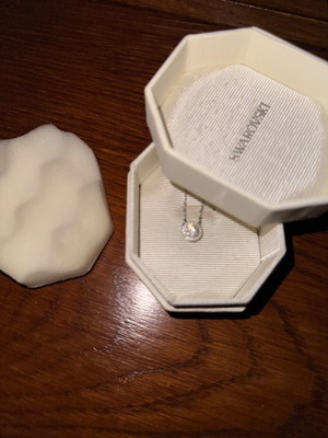 Μενταγιόν Una Angelic Στρογγυλή κοπή με επιμετάλλωση ροδίου καινούργιο