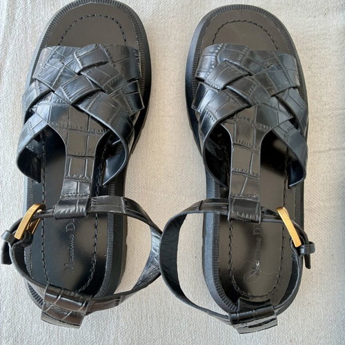 Massimo Dutti leather sandals size 39 like new black