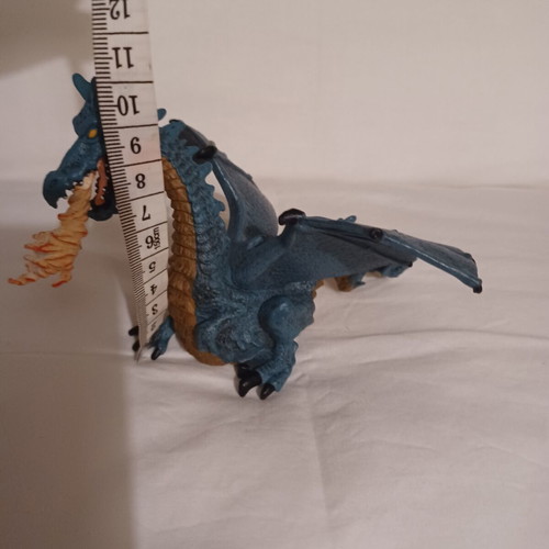 Dragon figure like new