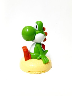 Yoshi Super Mario Nintendo 2016 figure like new