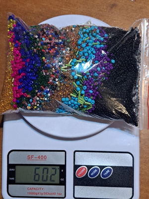 Beads 600g mixed glass, acrylic and pearls like new