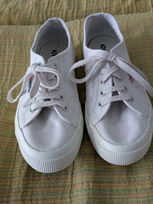 Superga 37ν.