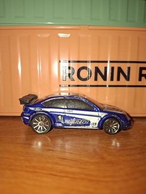 Hot Wheels '08 Ford Focus toy car