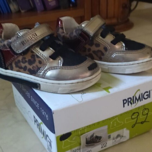 Primigi anatomical kids sports shoes like new, size 22