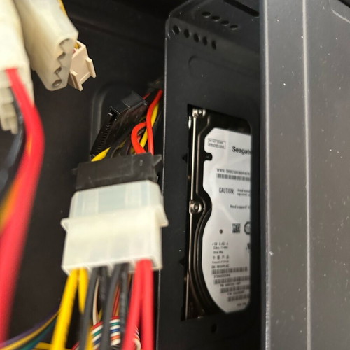 Computer used, functional, useful for spare parts, RAM 2 chipx4
