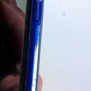 Motorola Moto G9 Play 64GB used, sapphire blue, cracked screen