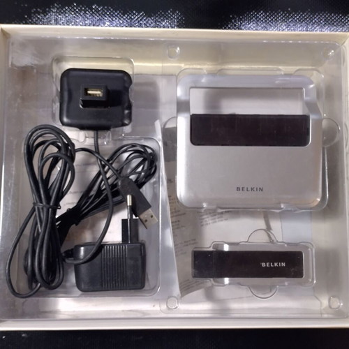 Belkin Wireless USB Hub used in good condition with accessories