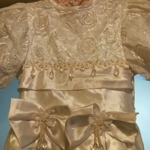 Paranyfaki dress like new, satin and lace for tall teenage girl size 12
