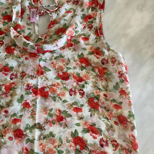 Sleeveless blouse like new, airy, multicolored, size large