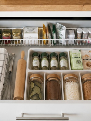 IKEA metal shelf like new, white, space-saving organizer