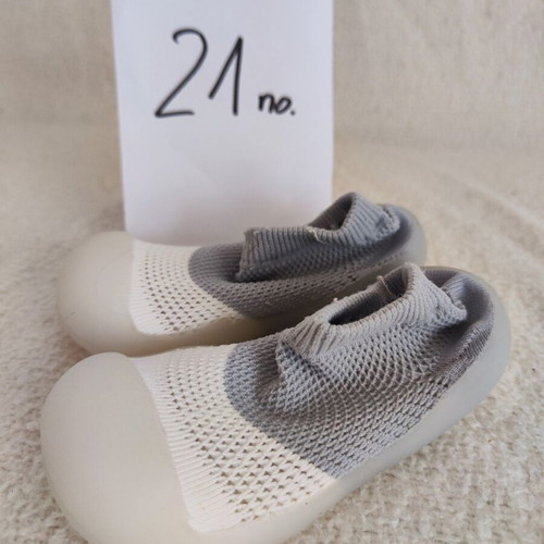 Shoes size 21 like new